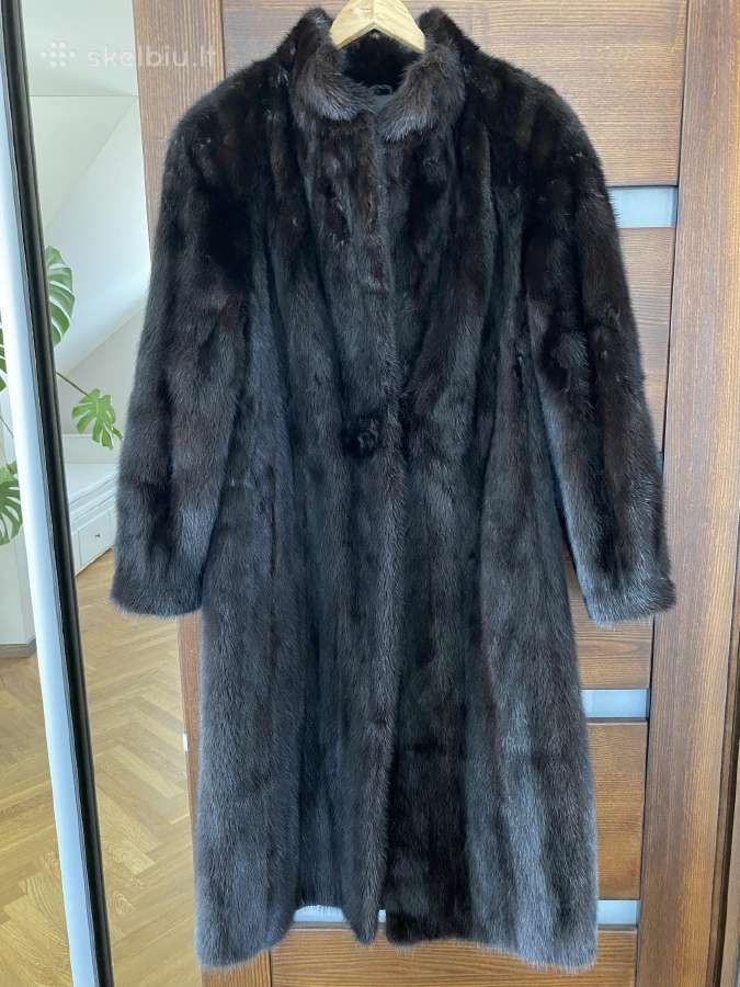 Ilgi audinės kailiniai