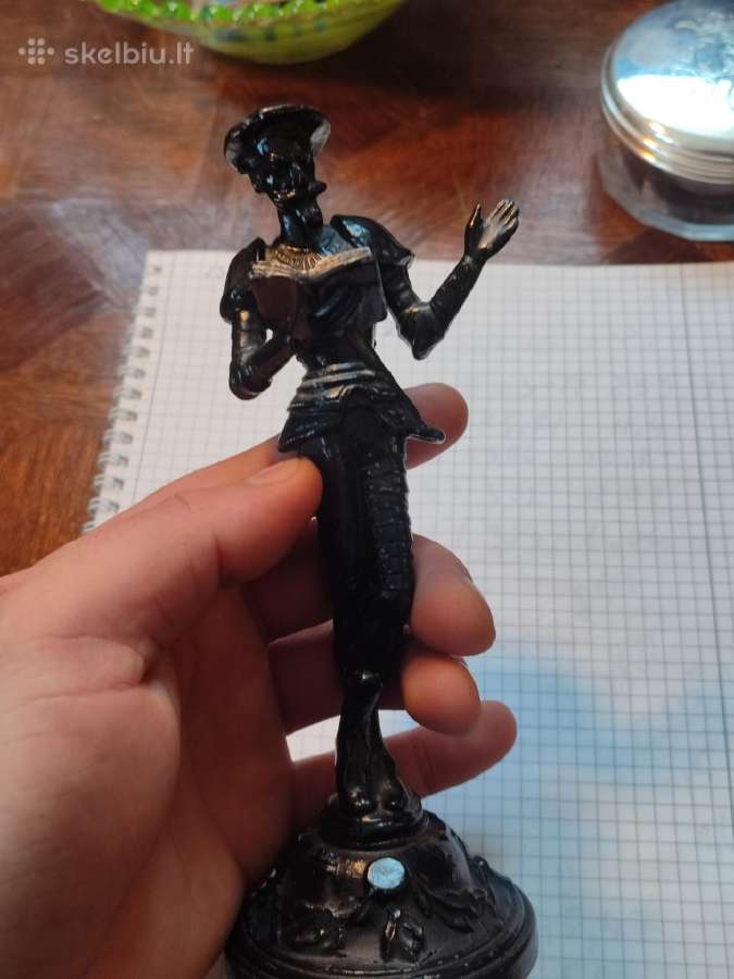 Metalinė statulėlė tarybinė
