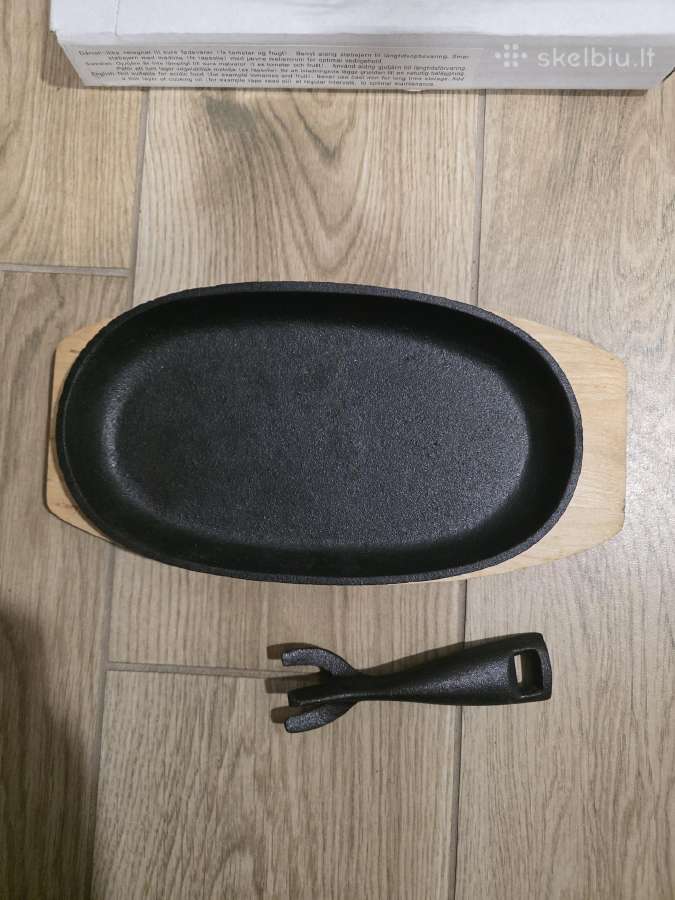 Ketaus keptuvė su rankena ir mediniu padėklu - nuotraukos Nr. 3