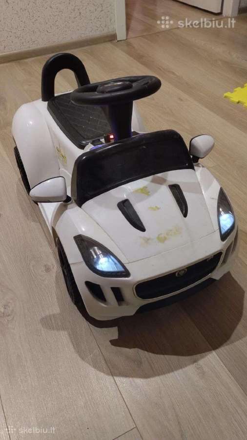 Elektrinis vaikiškas automobilis