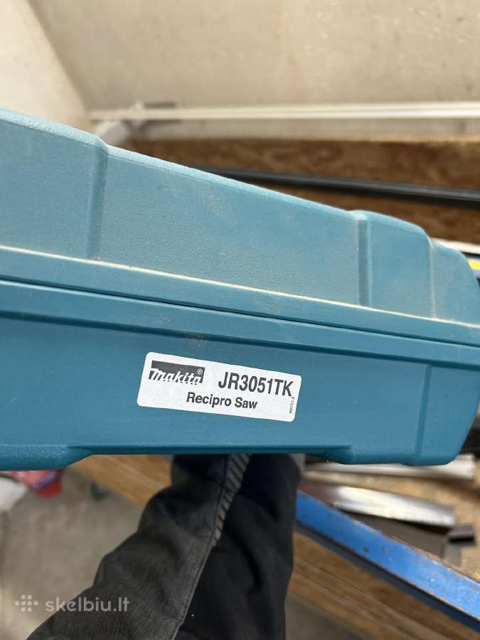 Makita saurapjuklio deze. Kaina derinama
