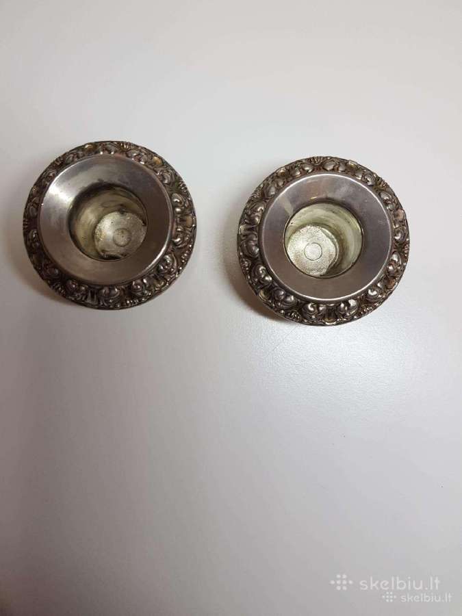 Antikvarinės Sidabruotos Žvakidės Su Ornamentais