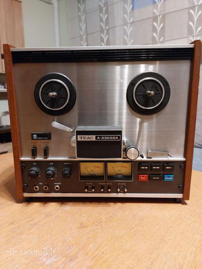 Juostinis Teac A-2300sx