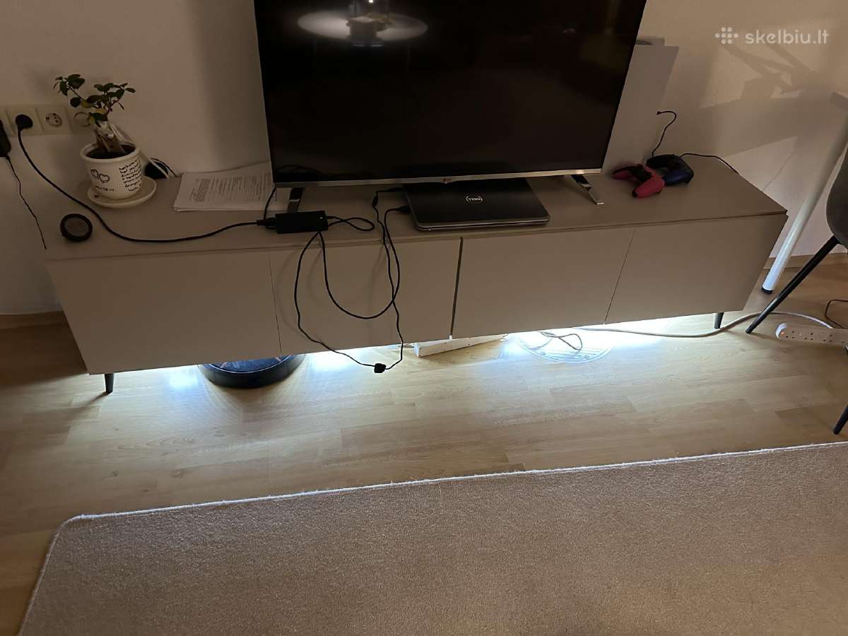TV konsolė Skubiai