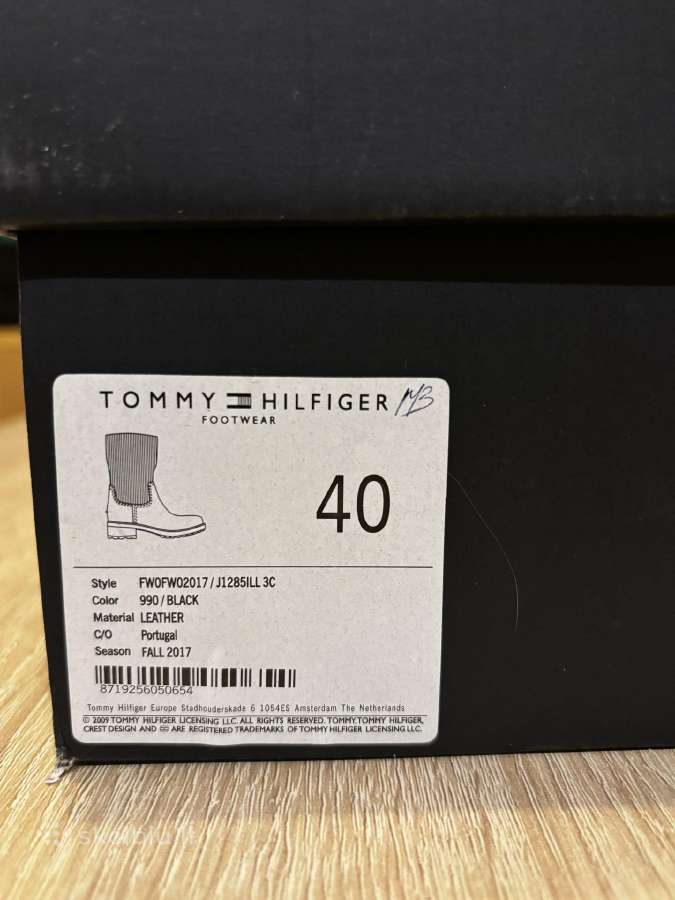 Juodi, odiniai Tommy Hilfiger batai - nuotraukos Nr. 9