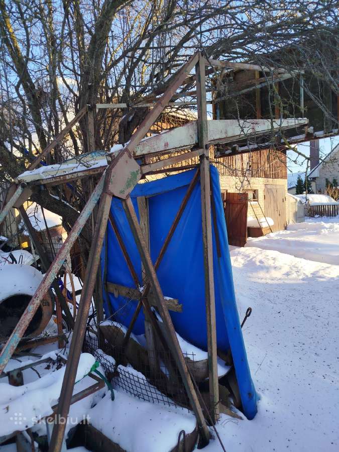 Parduodu krepšinio rėmą su lanku ir lenta.
