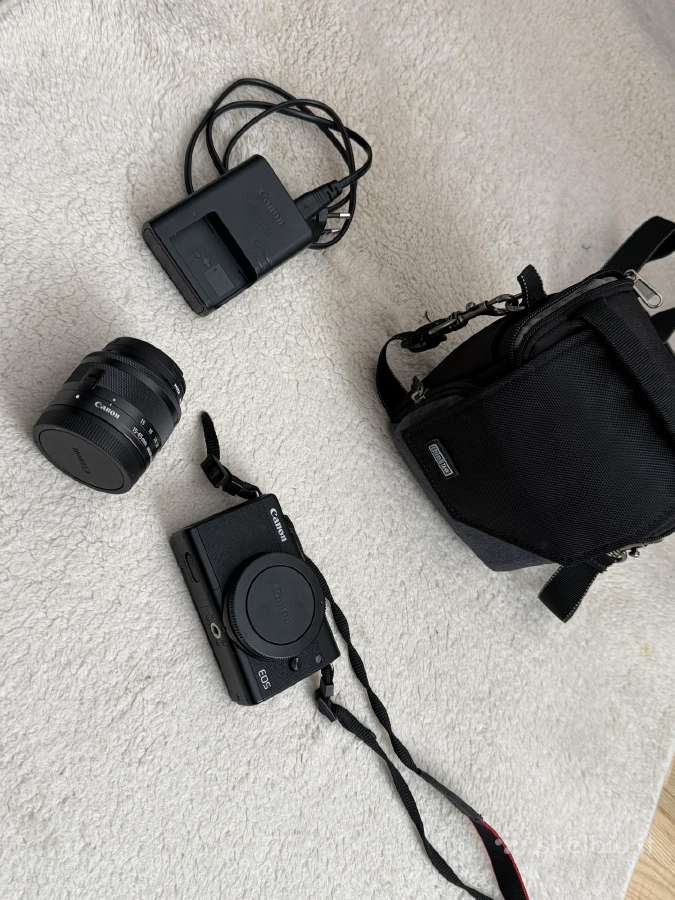 Parduodu Canon EOS M200 + 15–45mm komplektą (su kr