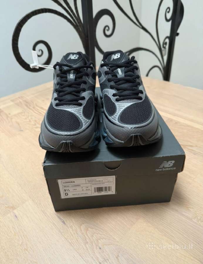 New Balance batai ir Burberry džemperis - nuotraukos Nr. 2