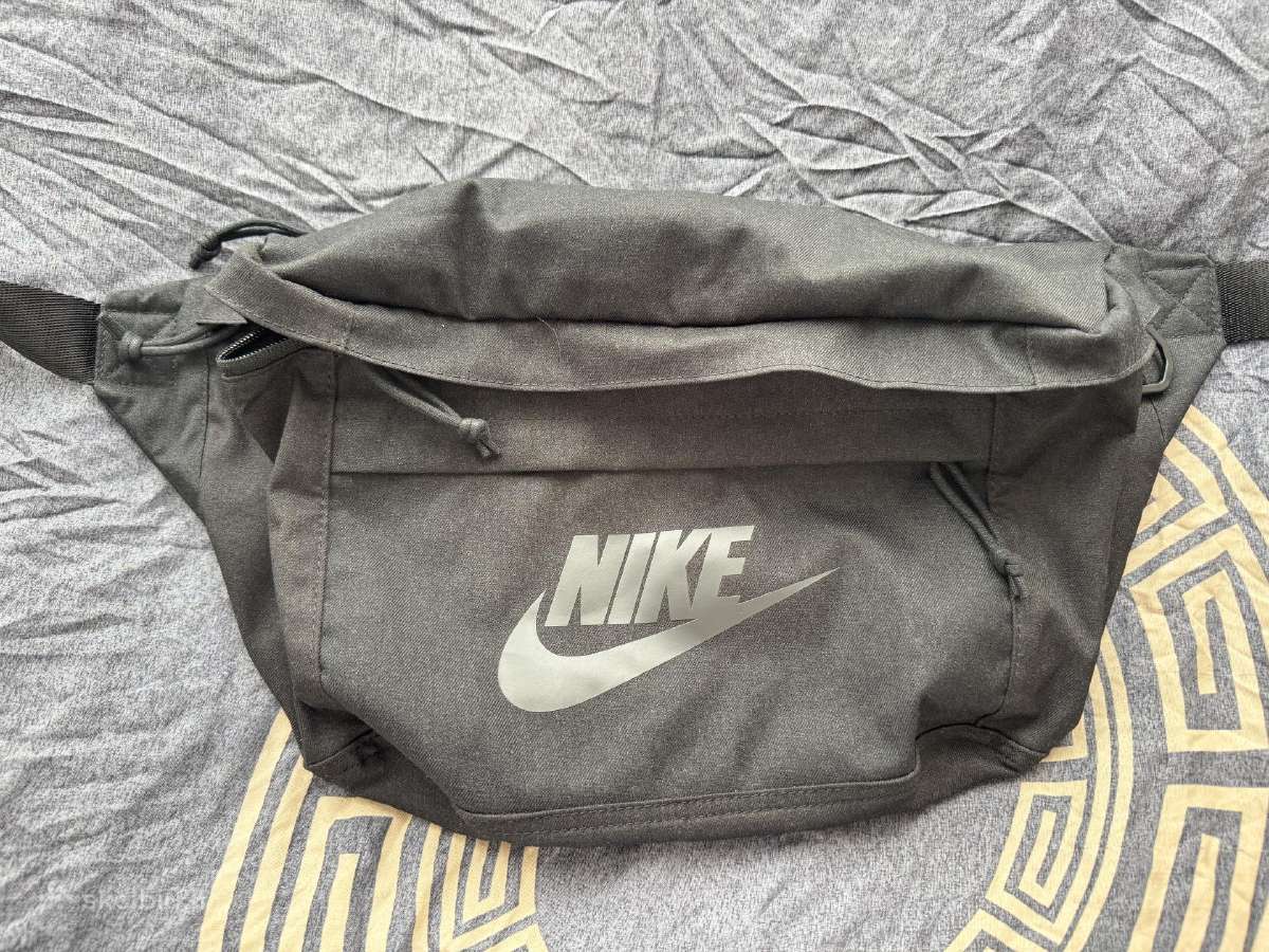Nike Juosmens Rankinė (Juoda)
