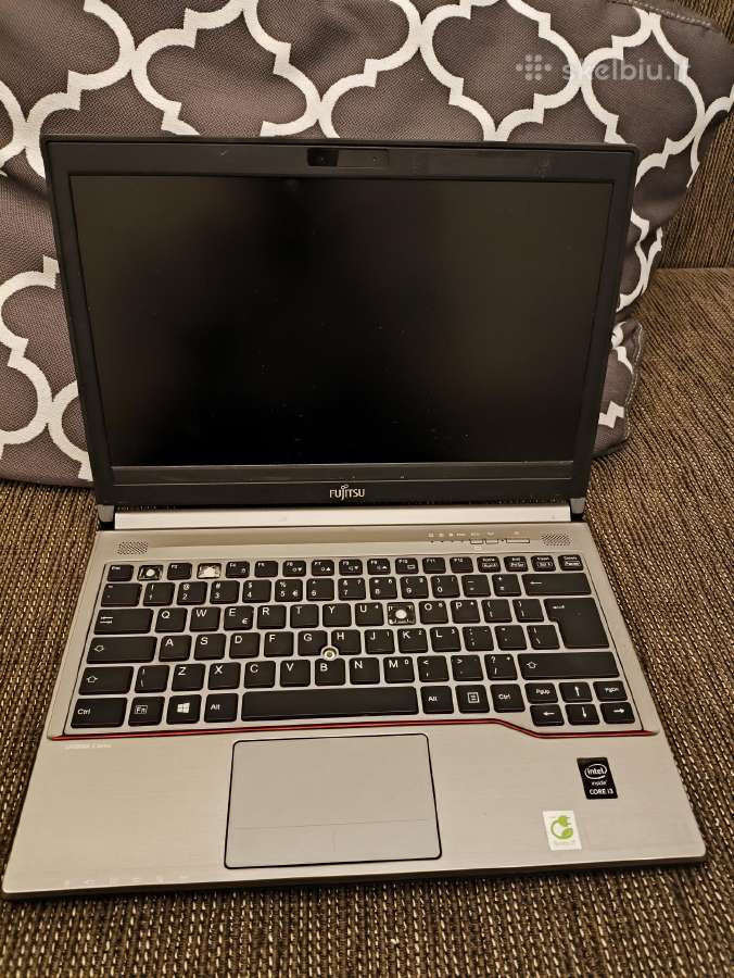 Fujitsu E734 dalimis