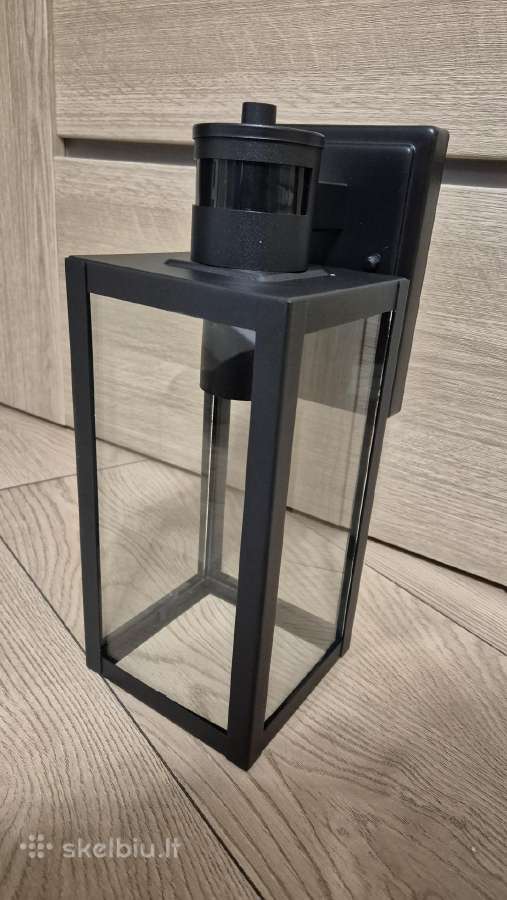 Lauko sieniniams šviestuvas