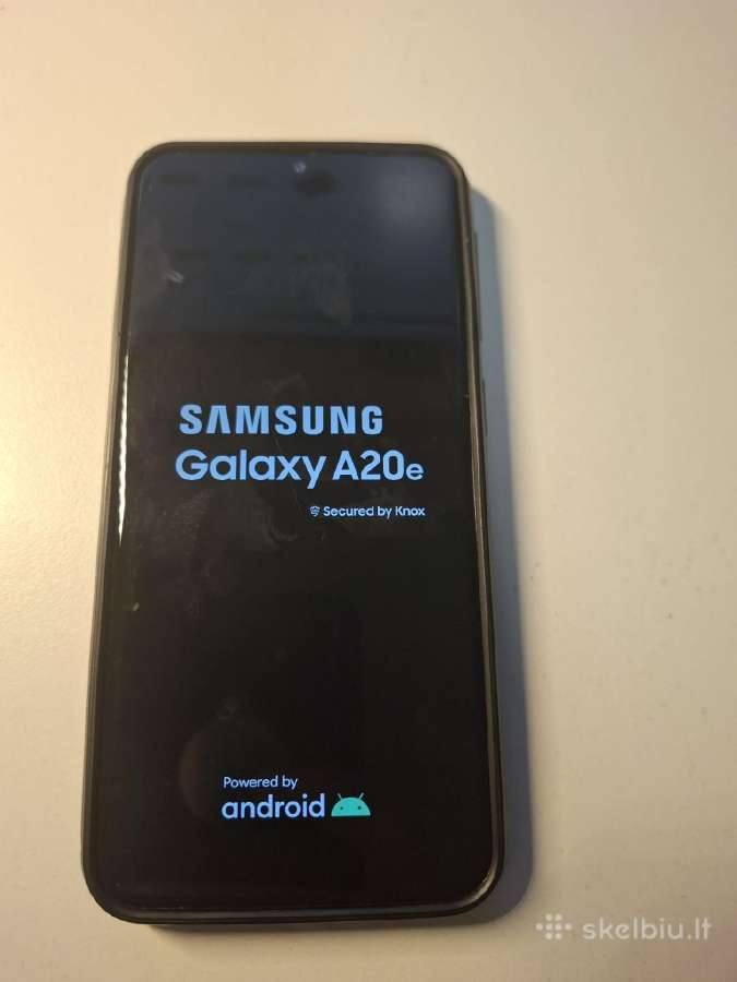 Samsung A20e telefonas