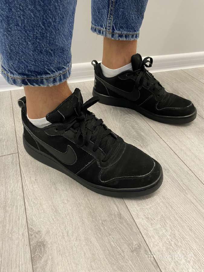 Juodi Nike laisvalaikio sportbačiai