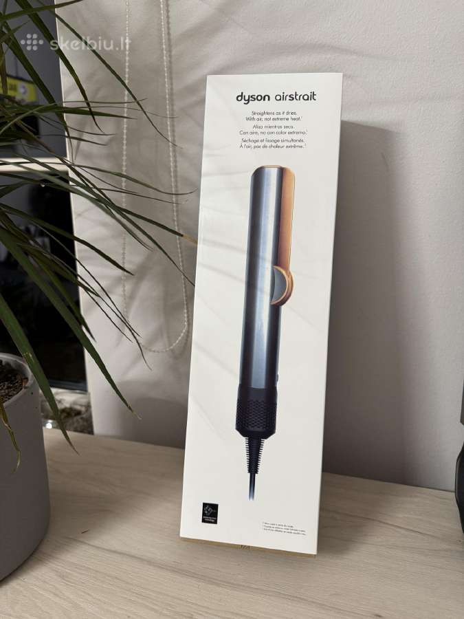 Dyson airstrait