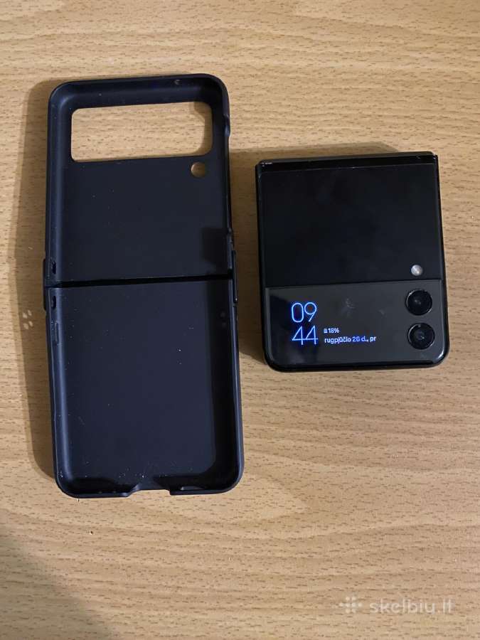 Parduodu Samsung Galaxy Flip 3 dalim