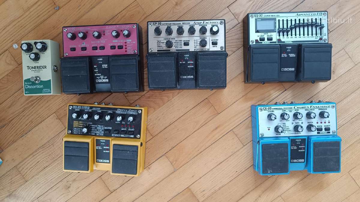 Boss delay reverb chorus eq overdrive distortion