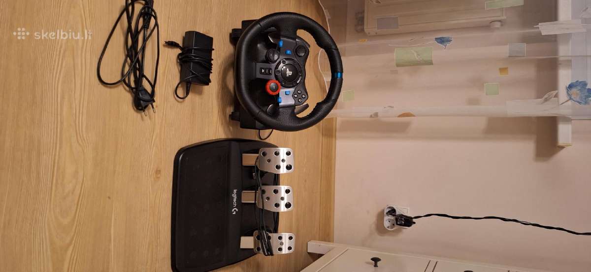 Logitech G29 + Thrustmaster Th8s