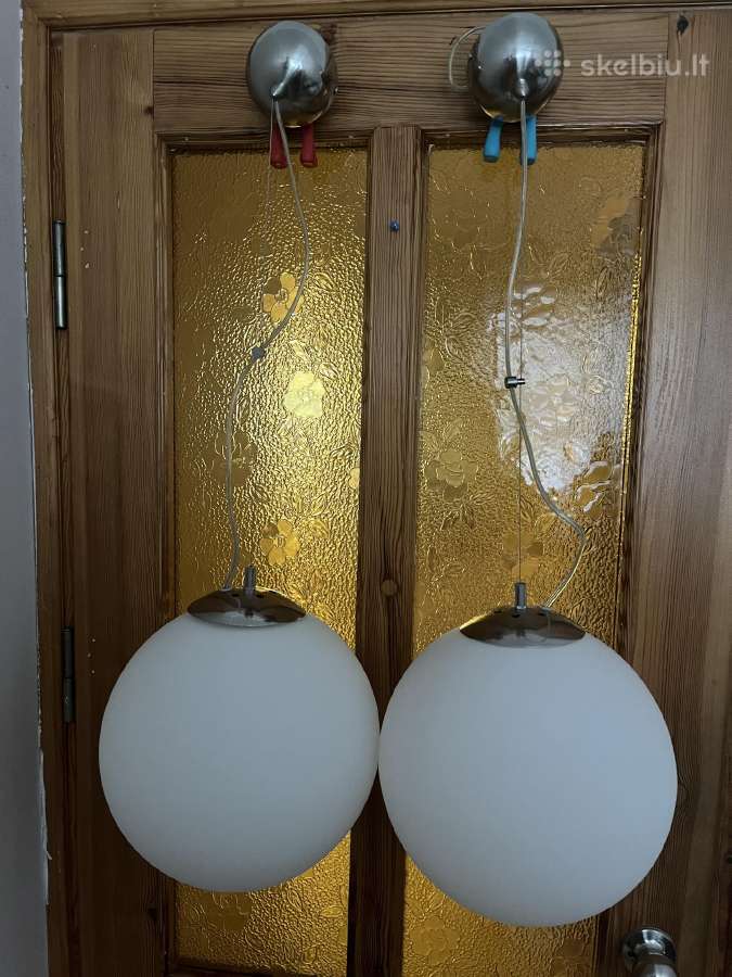 2 šviestuvai