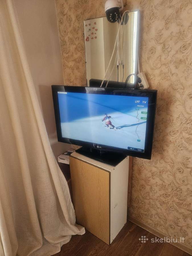 Spintelė su veidrodžiu