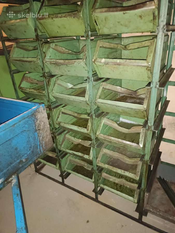 Metalinės 24 pramoninės sandėliav. dėžės+stelažas