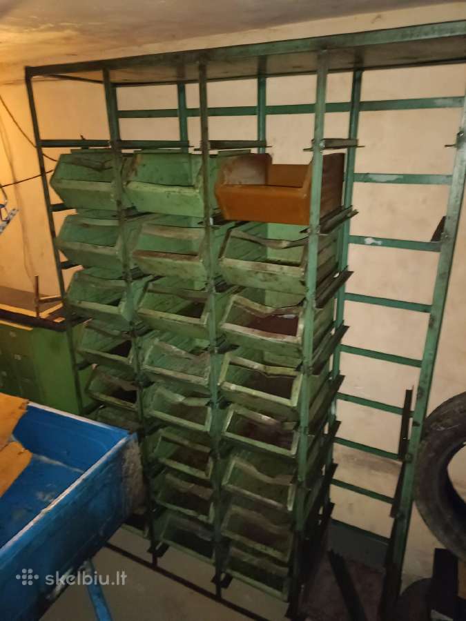Metalinis rėmas sandėliuoti varžtus ir kt. dalis