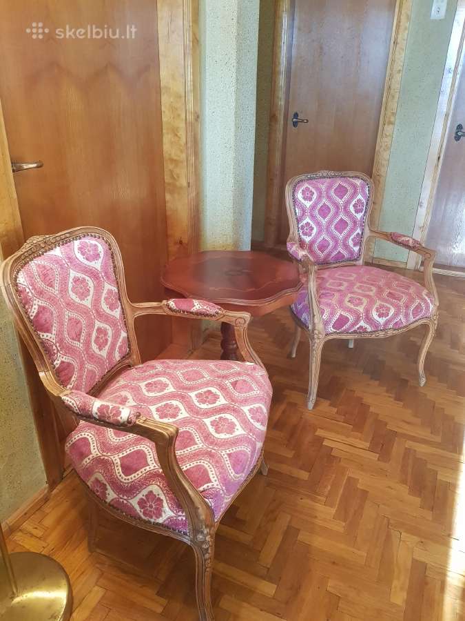 Kėdės su staliuku