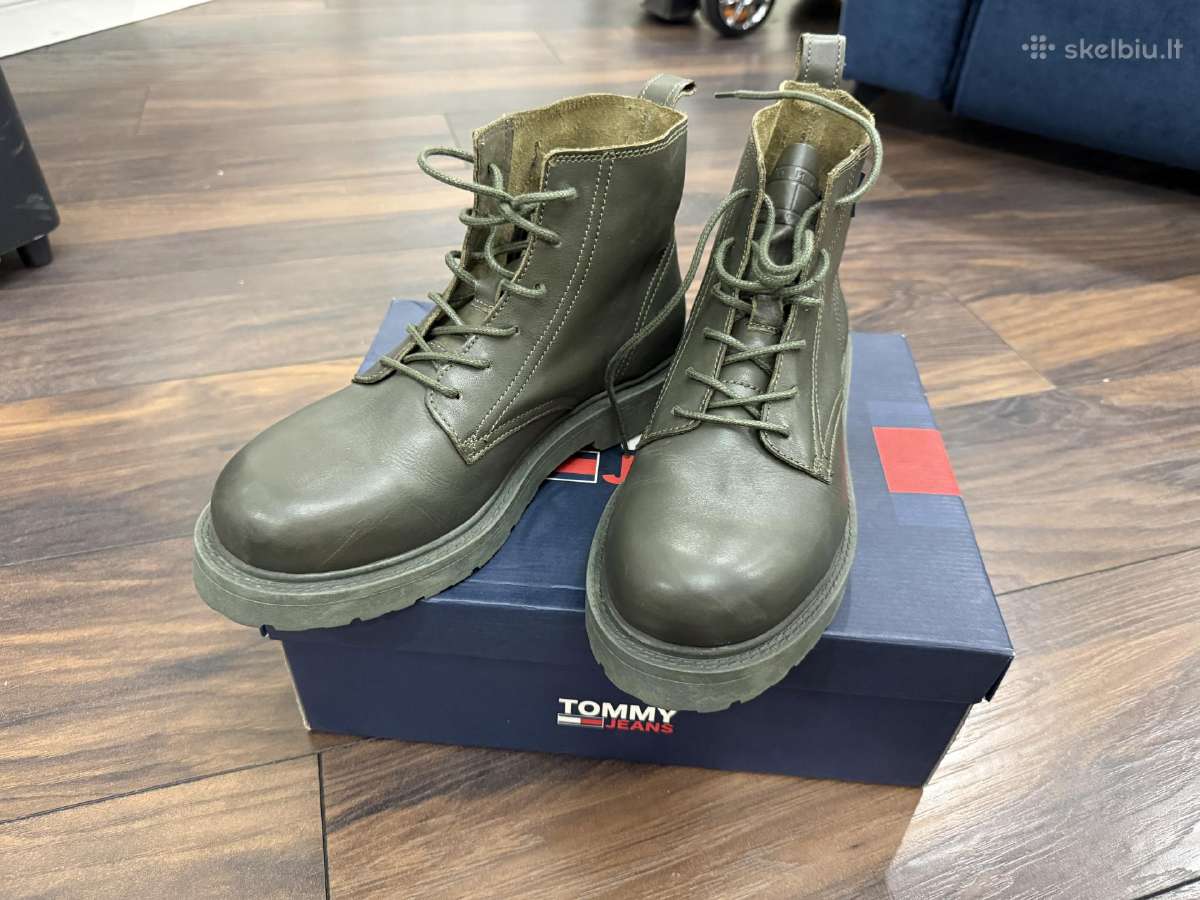 42-42.5 dydžio natūralios odos Tommy Jeans aulinia
