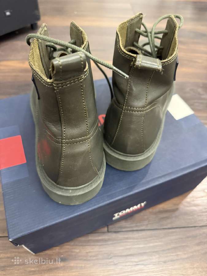 42-42.5 dydžio natūralios odos Tommy Jeans aulinia - nuotraukos Nr. 3