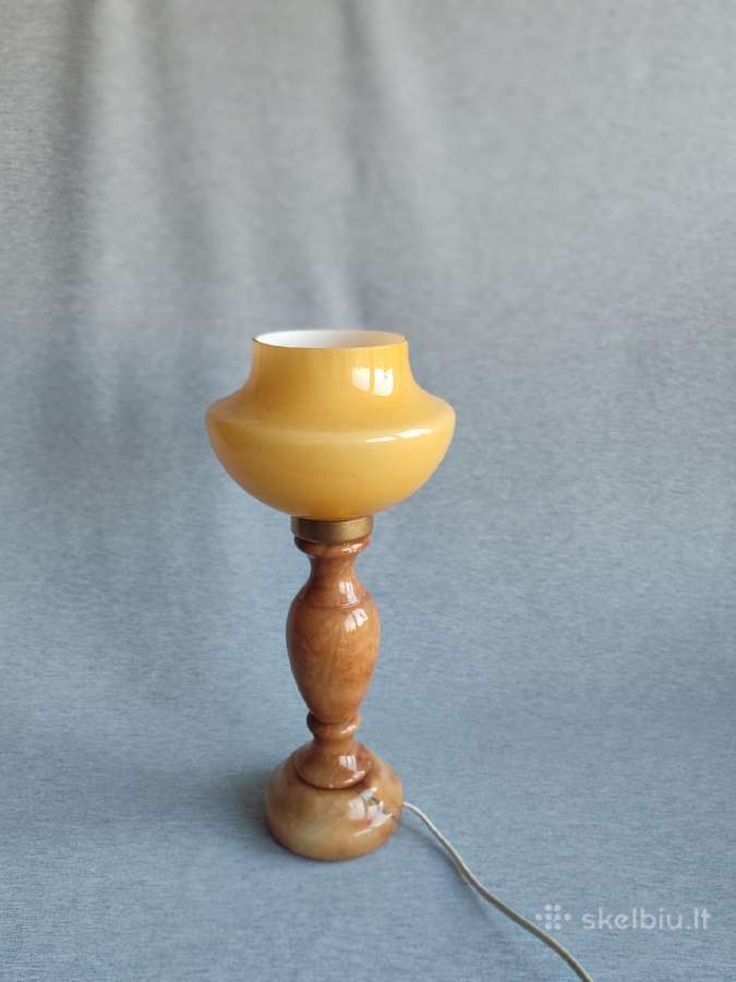 Alebastro akmens šviestuvas