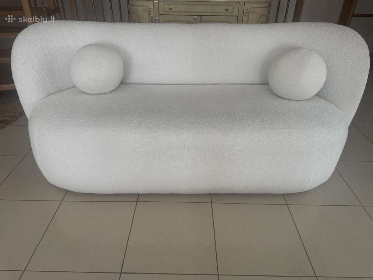 Moderni balta sofa su pagalvėlėmis - nuotraukos Nr. 2
