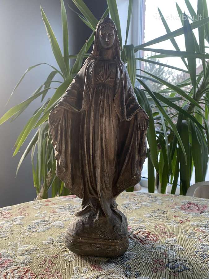Graži vintažinė Mergelės Marijos statula