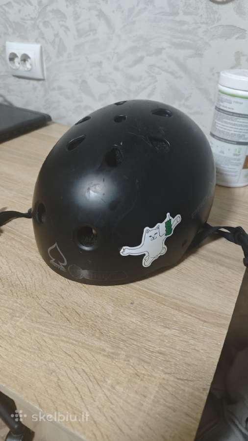 BMX šalmas