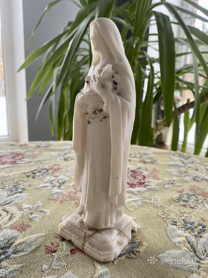 Vintažinė Šv.teresėlės skulptūra iš akmens - nuotraukos Nr. 3