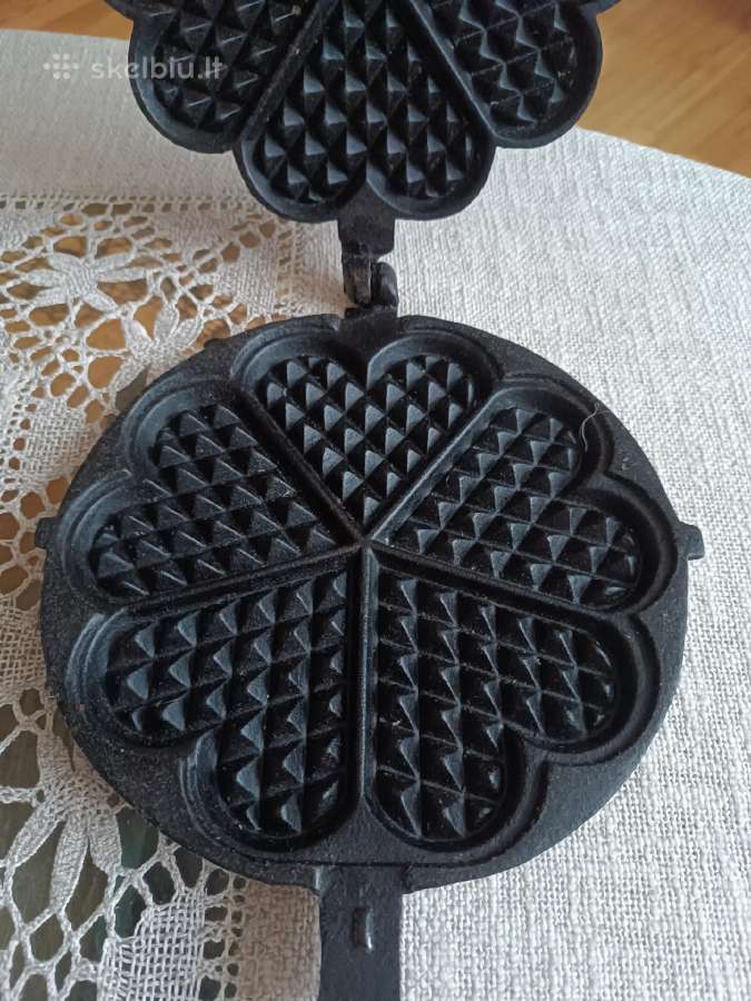 Senovinė špižinė čirvinių blynų keptuvė
