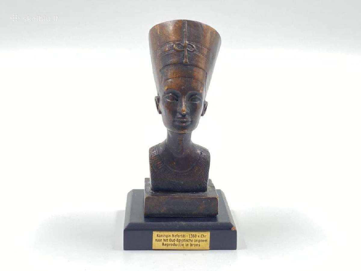 Bronzinė statula "Nefertitė"