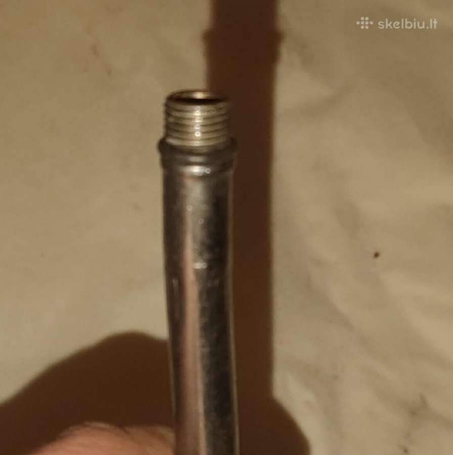 Plonas tuščiaviduris metalinis vamzdelis su sriege