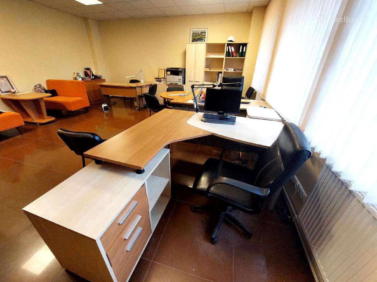 Kompiuterio stalai 100€, spintelės 20-25€
