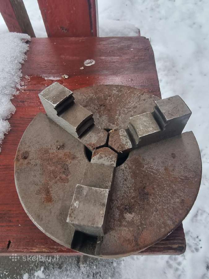 Tekinimo stakliu griebtuvas