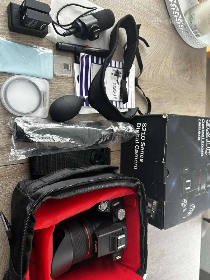 Fotoaparatas S210