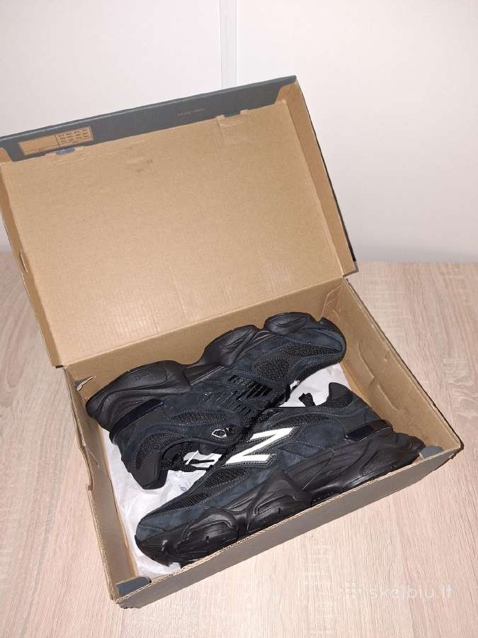 New Balance 9060 juodi sportbačiai