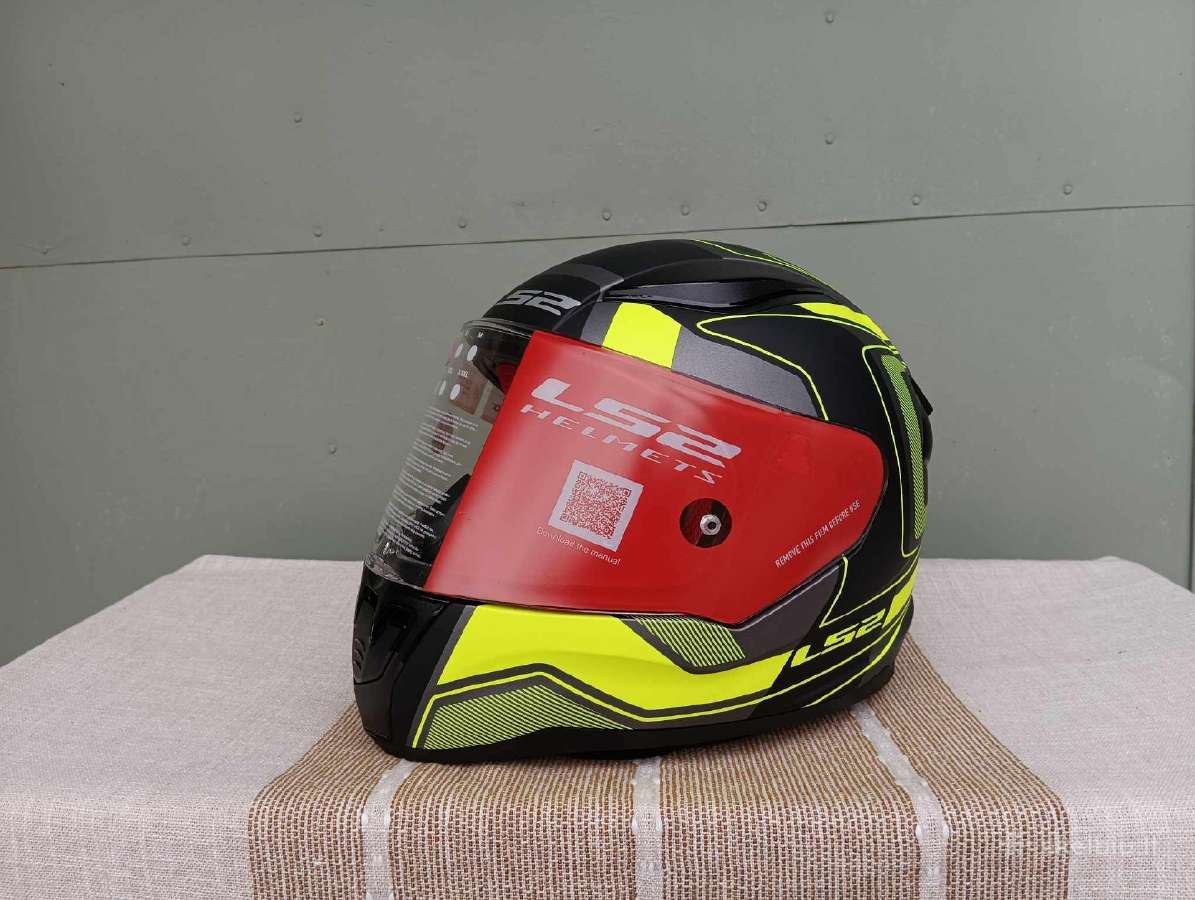 Moto šalmai Schuberth, Shoei, Arai, Hjc, Agv, Ls2 - nuotraukos Nr. 26