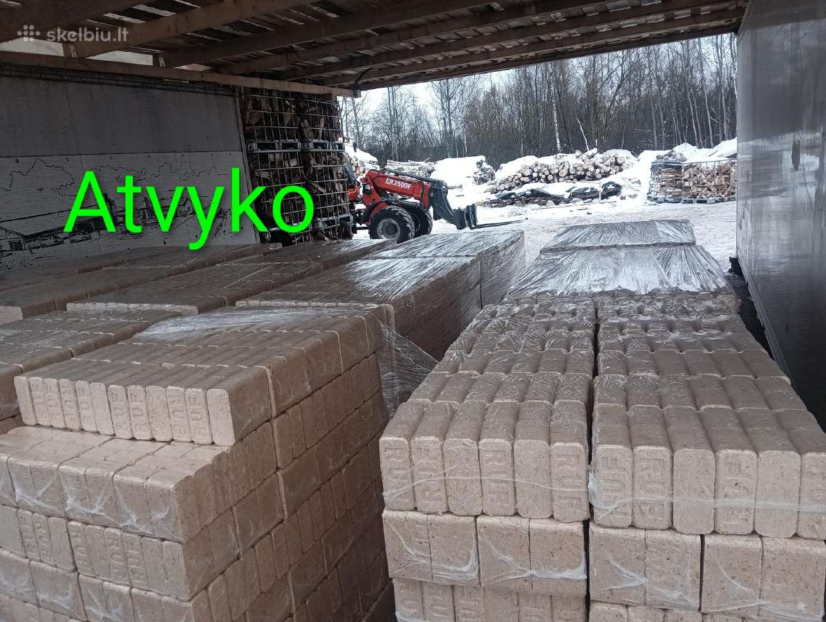 Granulės Briketai Malkos