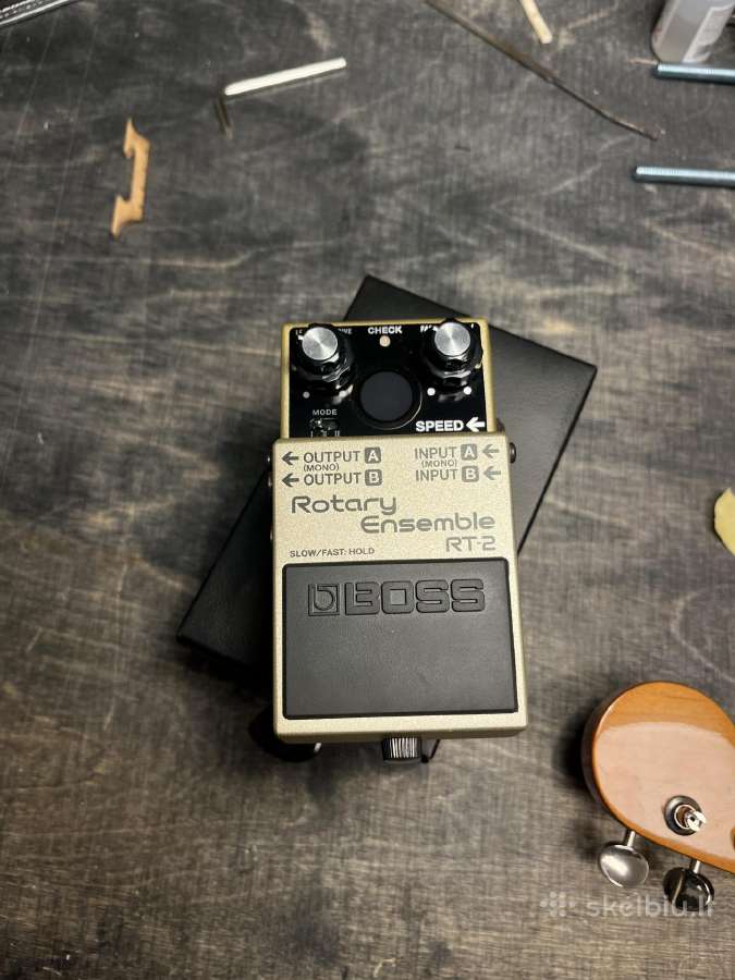Boss Rt-2 Rotary Ensemble