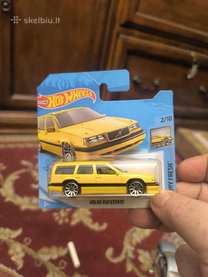 Hot Wheels Volvo modeliukas