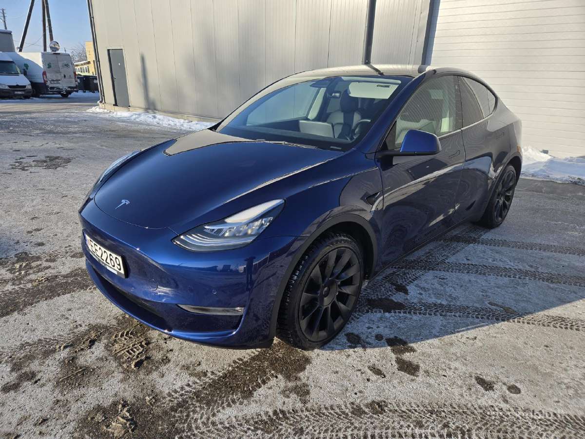 Tesla Model Y nuoma