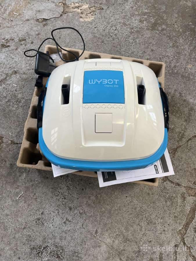 Baseino valymo robotai