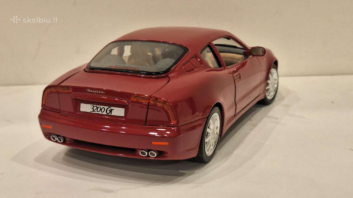 Maserati 3200 GT (1998) 1:18 mastelio modeliukas - nuotraukos Nr. 3
