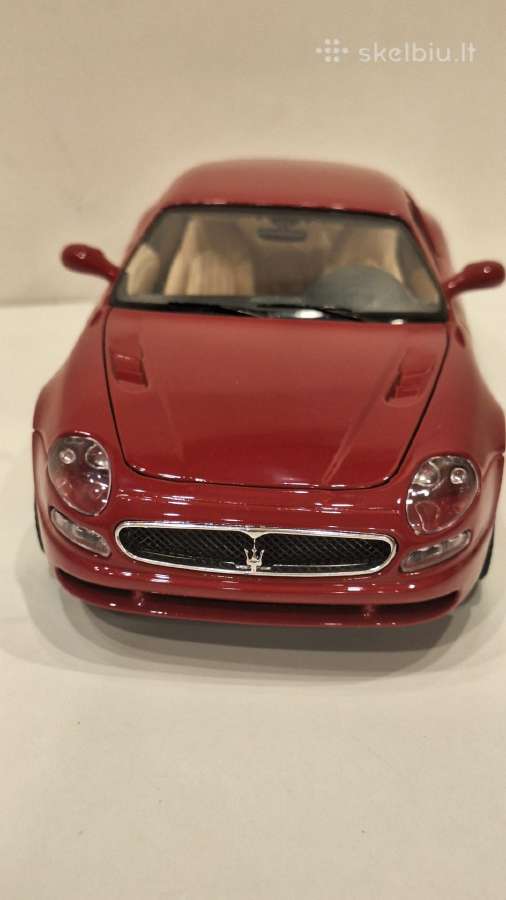 Maserati 3200 GT (1998) 1:18 mastelio modeliukas - nuotraukos Nr. 7