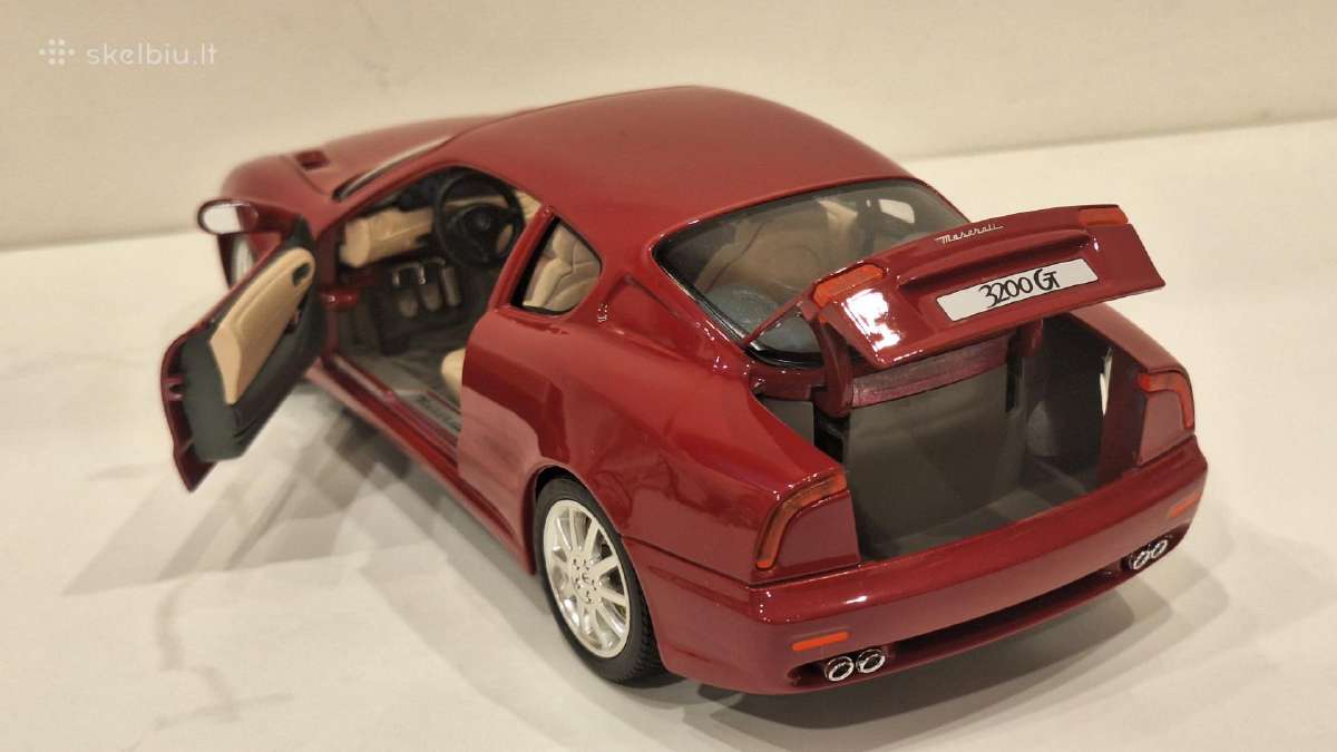 Maserati 3200 GT (1998) 1:18 mastelio modeliukas - nuotraukos Nr. 6