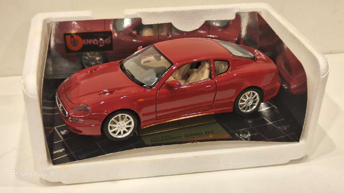 Maserati 3200 GT (1998) 1:18 mastelio modeliukas - nuotraukos Nr. 11
